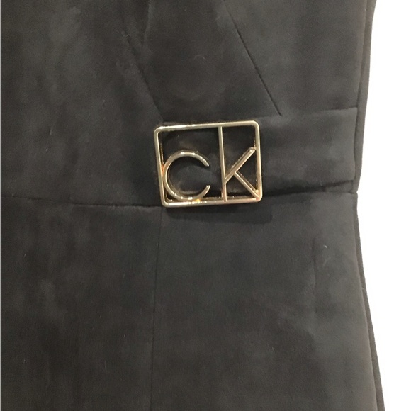 Calvin Klein Women’s Black Faux Suede Sheath Dress Size 6 Sleeveless Midi Logo - Picture 2 of 7
